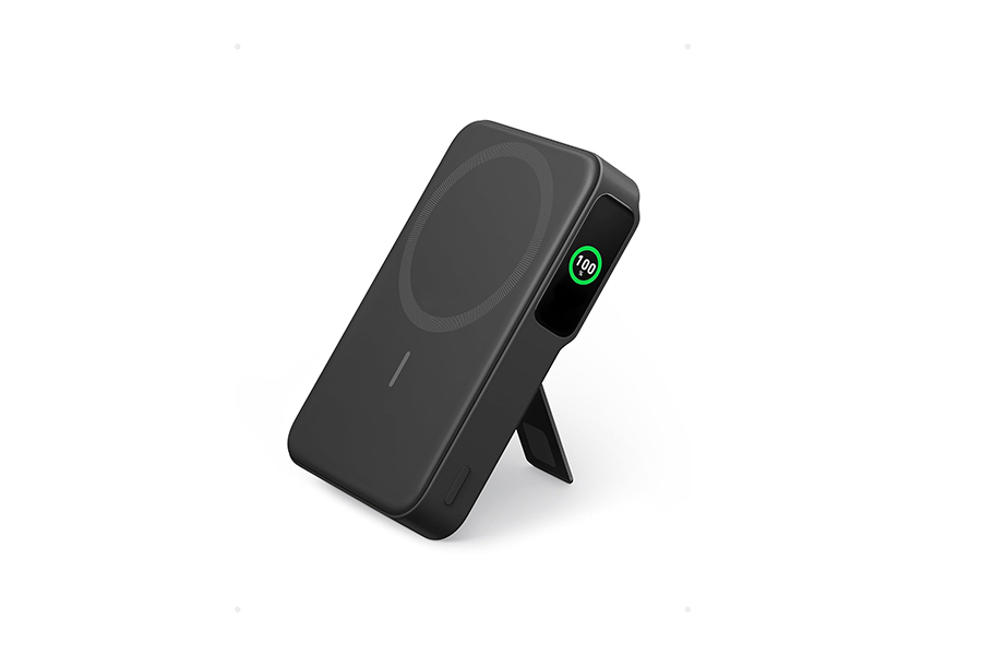 Magnetic charging bank